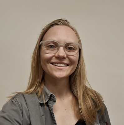 Headshot of Alicia Bateman