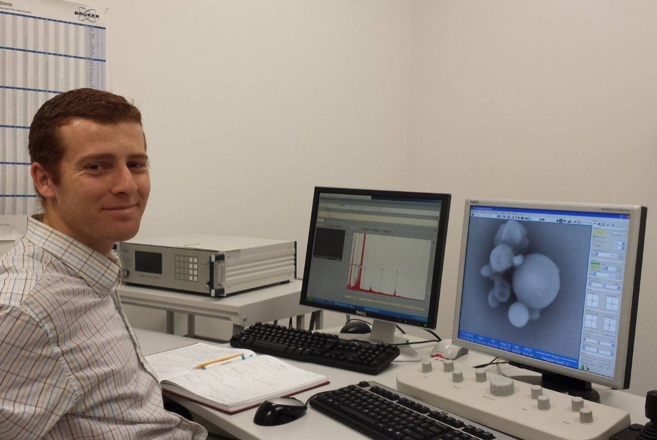Graduate Student Rui Serra Maia studies a sample on the Scanning Electron Microscope