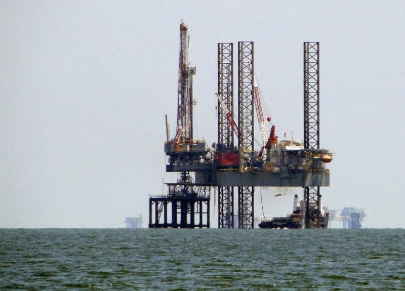 Photo of oil platform